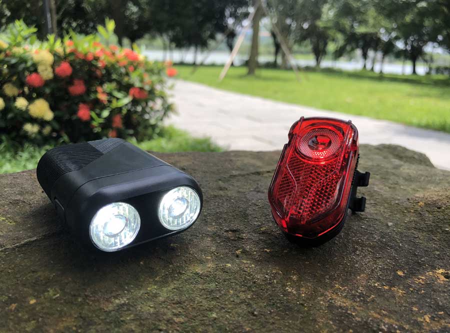 S601赛特莱特USB可充电自行车前灯，带有双光学透镜设计